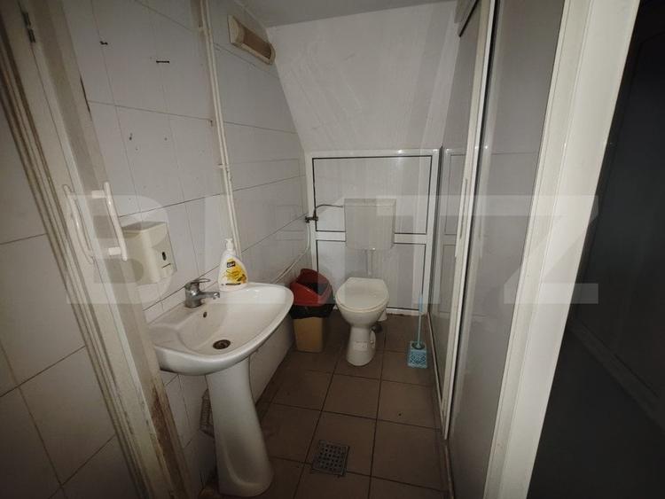Spațiu comercial, de 400 mp, în Jibou