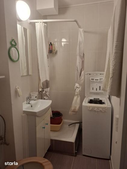 Apartament cu 3 camere în Intim