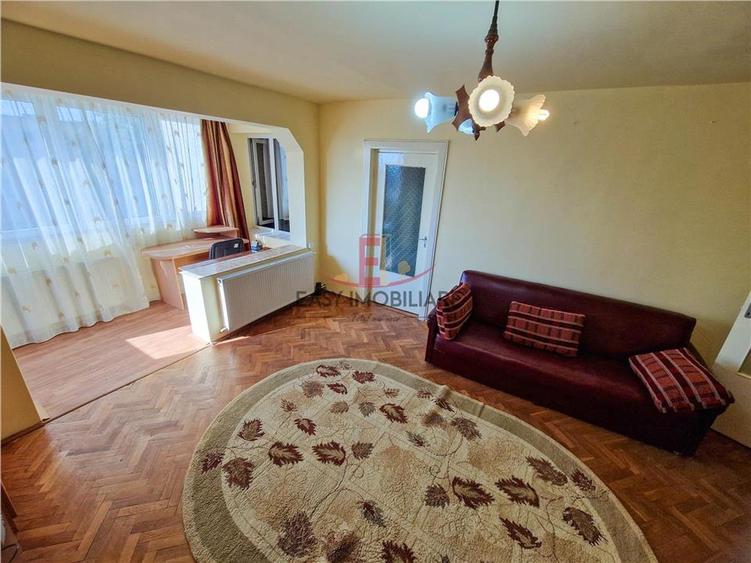 Apartament cu 3 camere decomandat în 7 Noiembrie