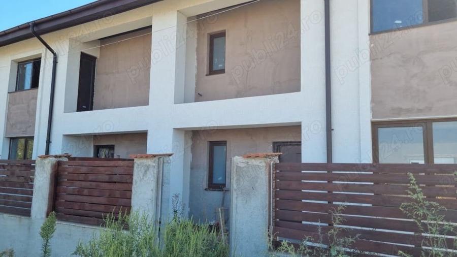 Casă cu 4 camere cu Teren 240 Mp în Berceni