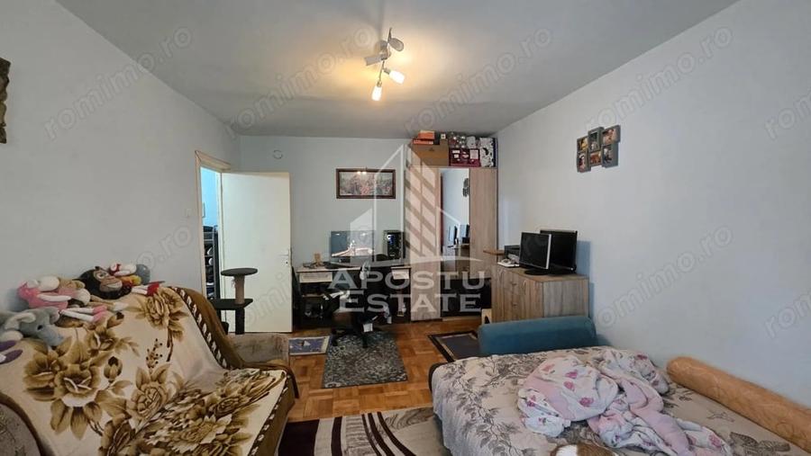 Apartament cu 2 camere decomandat în Lipovei