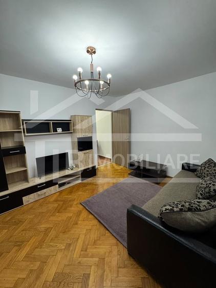 Apartament cu 3 camere semidecomandat în 7 Noiembrie