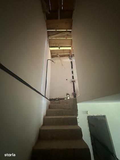 Casă cu 4 camere în Crevedia