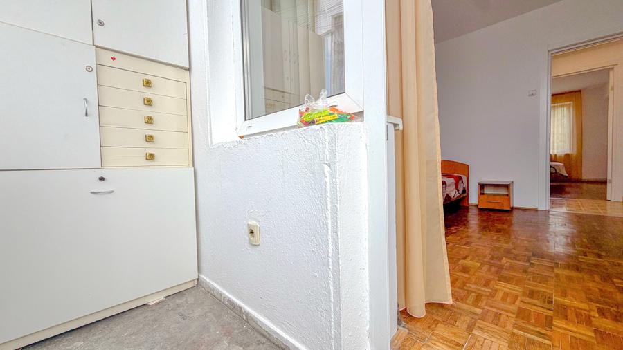 Apartament 3 camere | Ideal pentru 3 studenți | Parc Tractorul–Coresi | Parcare - 13