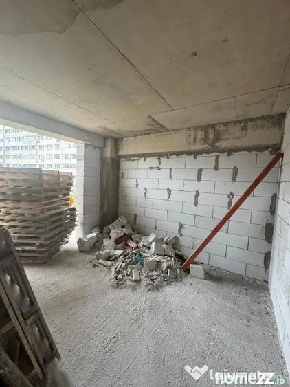 Apartament cu 3 camere decomandat în Abator