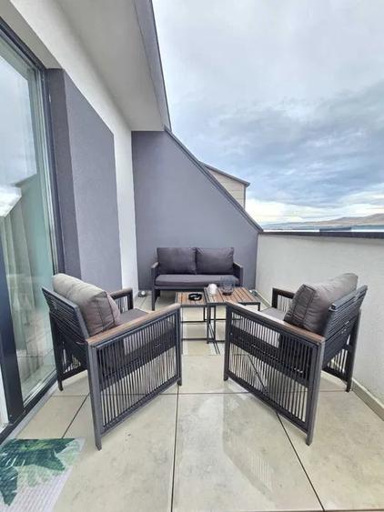 Apartament cu 2 camere semidecomandat, mobilat în Florești