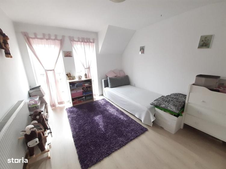 Casă cu 3 camere în Șelimbăr