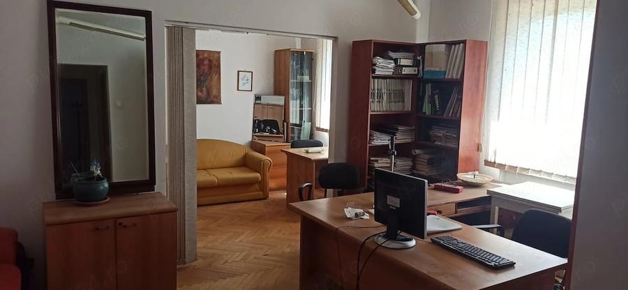Apartament cu 3 camere semidecomandat în Ultracentral