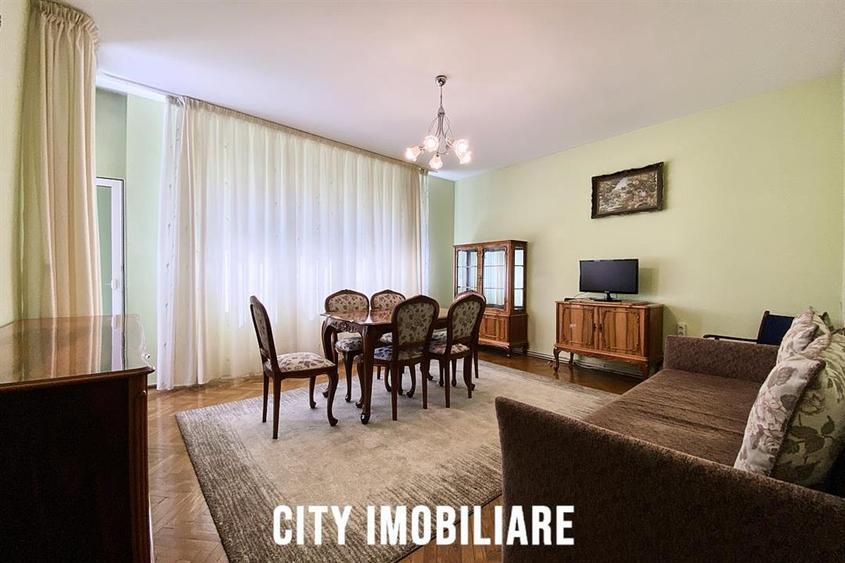 Apartament cu 3 camere decomandat, mobilat în Central