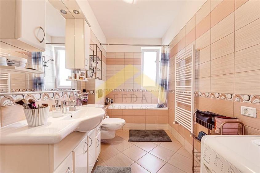 Apartament de vanzare ansamblul Bermo, zona Banu Maracine - 4