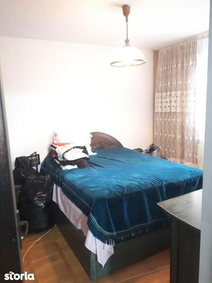 Apartament 2 camere Port et2/4 ,centrala ,3 Balcoane 70 000 euro neg - 2