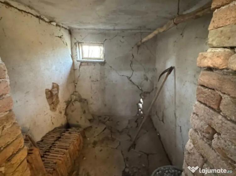 Doua case pe acela?i teren, 180 mp utili, 25 ari, ?indre? - 1