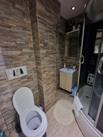 Navodari (Sud)- 3 camere decomandate, mobilat-utilat, etaj 3/4 - 23