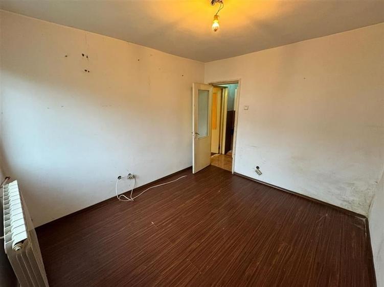 2 camere, zona sud, etaj 3/4, izolat, termopan (necesita renovare) - 7