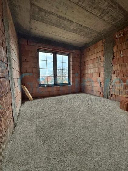 Casa de vanzare pe 3 nivele, Oradea, Bihor  V3928 - 3