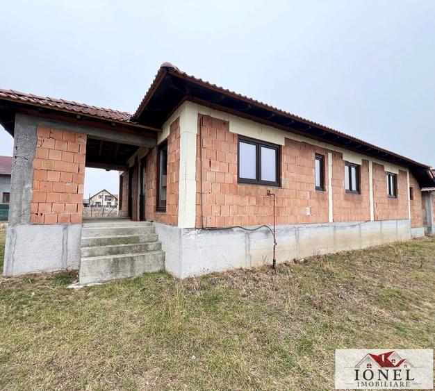 Casa noua semifinisata de vanzare in Sard - 10