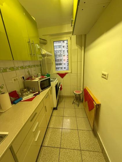 Piata Victoriei,loc de parcare Adp,decomandat,5 min metrou - 2