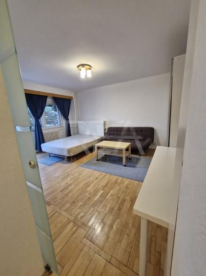 Garsoniera la 4 minute de mers pe jos de statia de metrou Muncii - 4