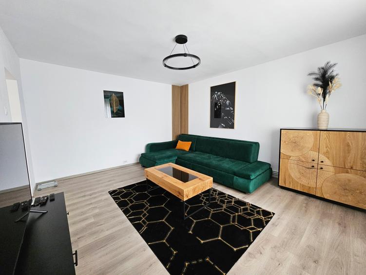 Apartament 3 Camere Mall Vitan cu Centrala Proprie - 1