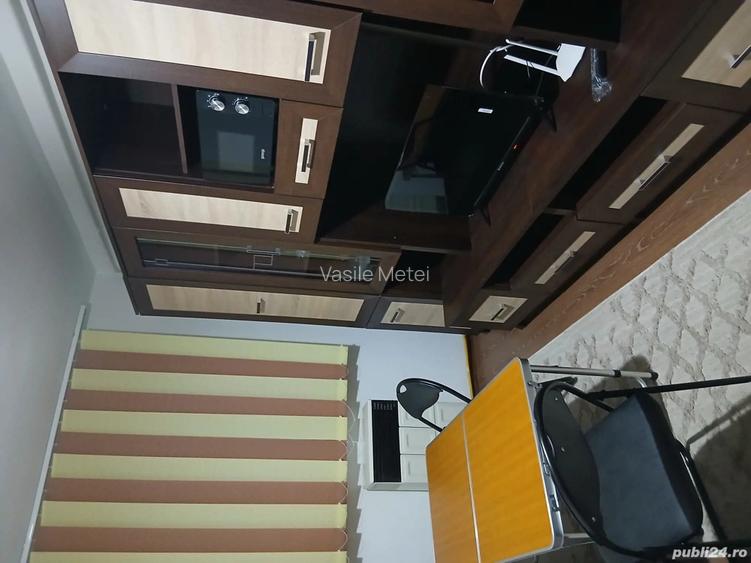 Camera de camin de inchiriat etajul 3 din 4