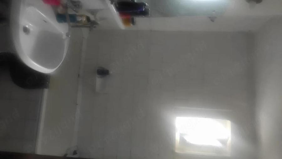 Vand sau schimb apartament trei camere semidecomandat - 1