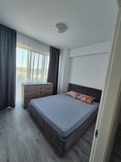 Inchiriez apartament 3 camere - 6