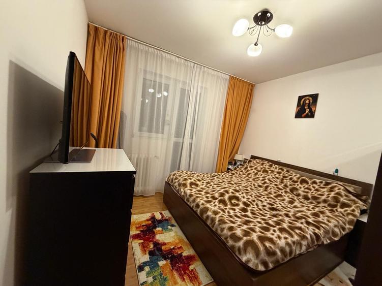 Apartament cu 3 camere semidecomandat, mobilat în Baba Novac