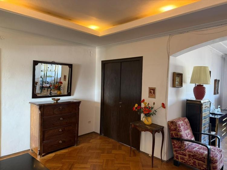 Apartament cu 3 camere decomandat în Batistei