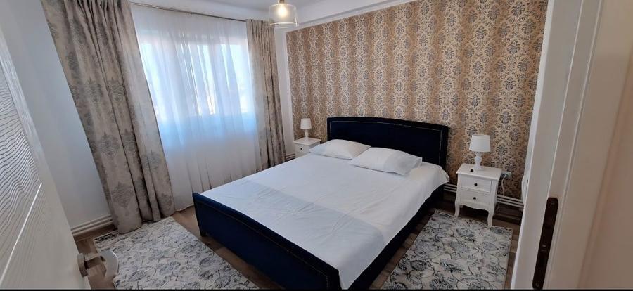 Se vinde - Apartament 3 camere - 3