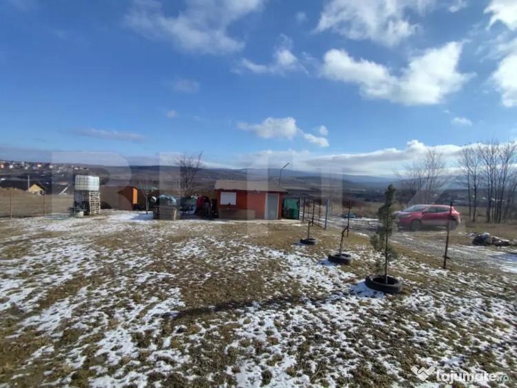 Teren intravilan cu cabana, 700mp, Ciurea - 2