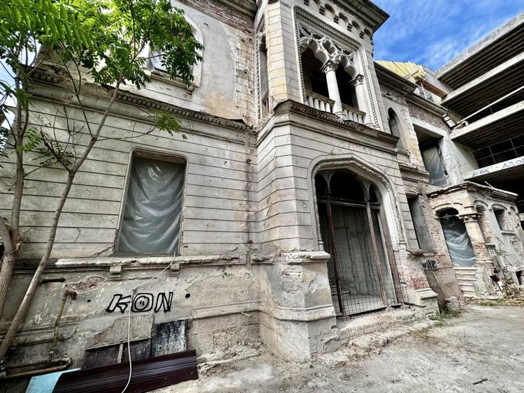 Vila istorica consolidata Universitate - Gradina Icoanei - Sup. 1500 mp - 1