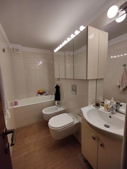 Apartament cu 3 camere decomandat în Cotroceni