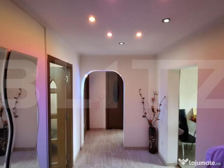 Apartament 3 camere decomandat, etaj 4, balcon, izolat M - 1