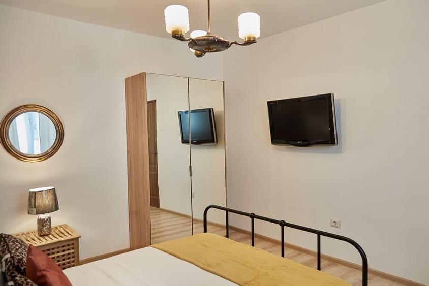 Apartament cu 3 camere decomandat, mobilat în City Park Mall