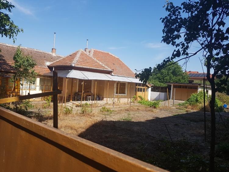 Acum vand casa 150 mp si teren in suprafata de 570 mp,  in Timisoara str Mircea - 1