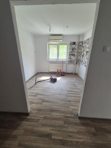 Apartament cu 3 camere de vânzare - Str. Fântânica, București - 4