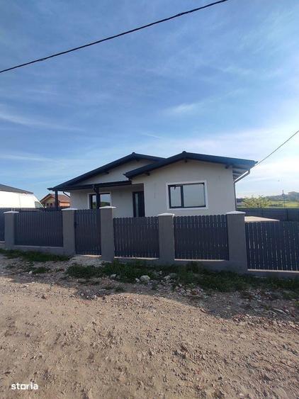 Casa individuala, INACLIRE IN PARDOSEALA, 3 camere, 400 mp teren - 2