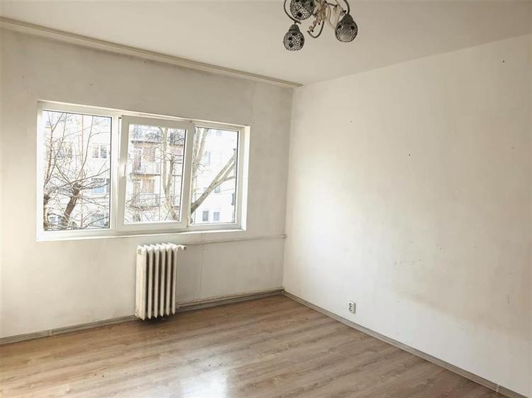 Apartament cu 3 camere Velenta, strada Razboieni - 8