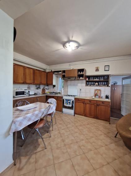 Eroii Revolutiei -  Casa  locuibila - teren 363 mp - deschidere 20.71 mp - P+1E - 19