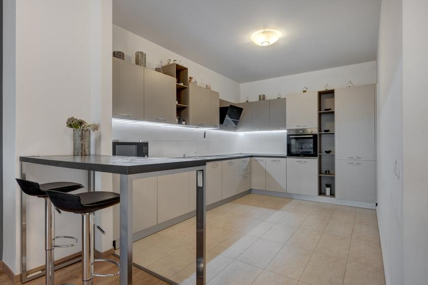 Apartament cu 2 camere semidecomandat, mobilat în Unirii