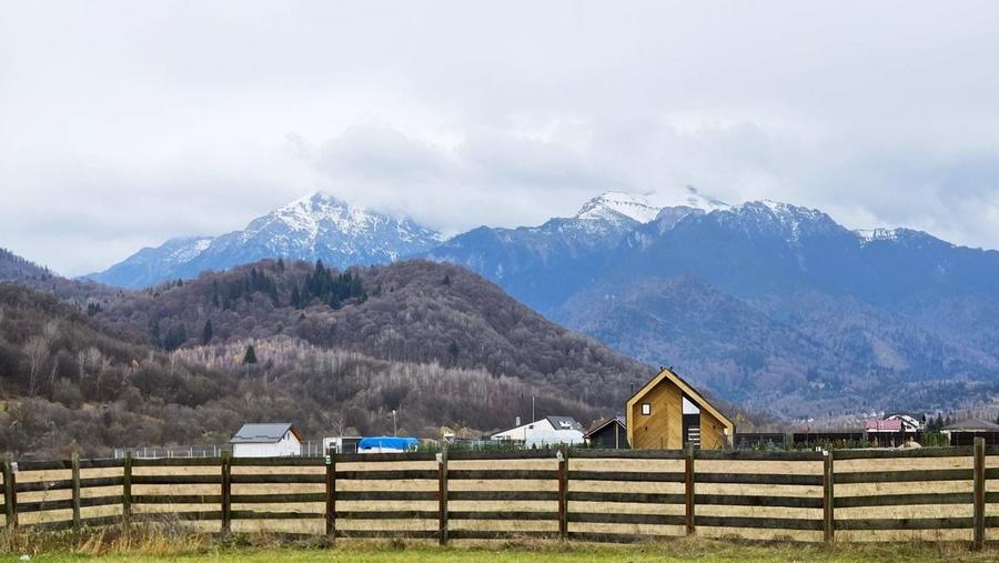 Rasnov -Glejarie 1000 mp front 42m posibilitate duplex sau 2 constructii - 1