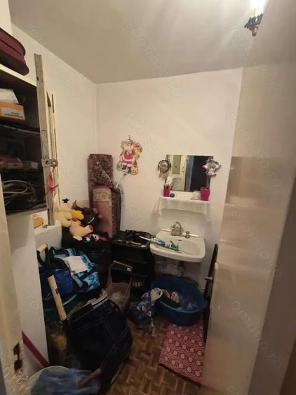 Vand apartament 3 camere Micro 4 - 2