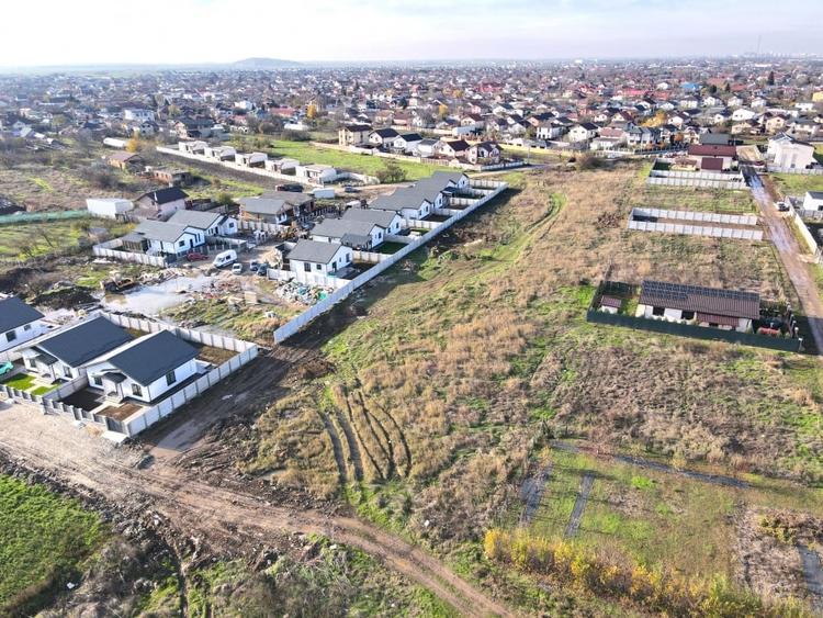 Teren Intravilan Ciresilor Com. Berceni | utilitati: la strada | #CG17 - 9