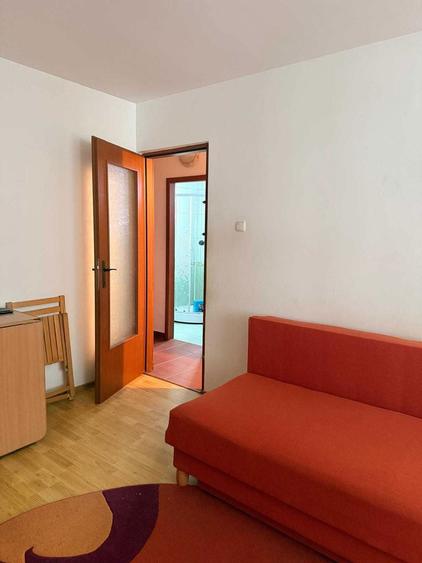Inchiriez apartament 1 camera Nicolina 1 - 2