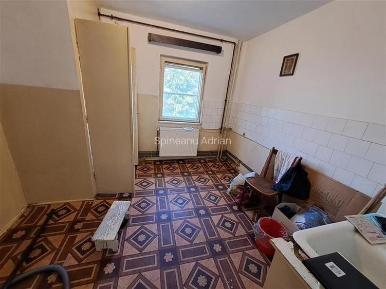 Etaj 2 , 2 camere Matei Basarab centrala proprie Etaj 2 , 2 camere Matei Basarab centrala proprie