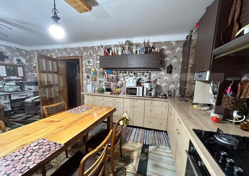 Casa pe 2 nivele , 240 mp , zona Draxlmaier - 12