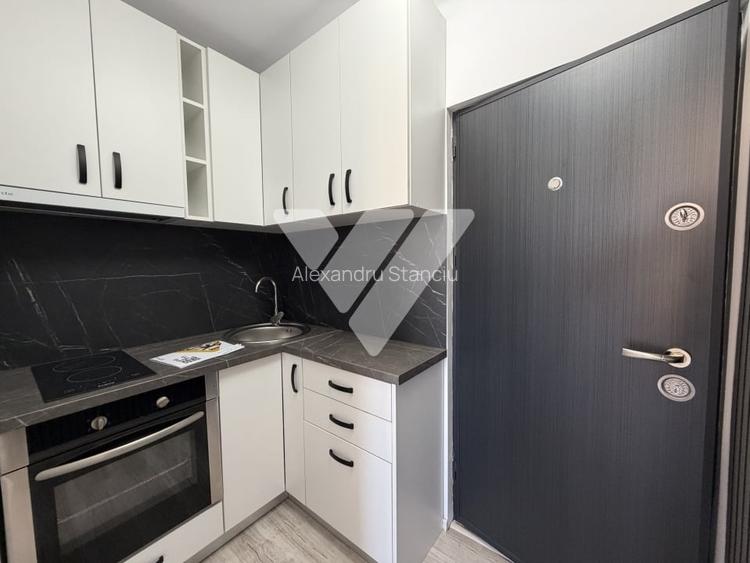 Garsoniera renovata etaj 3 zona Terezian Sibiu