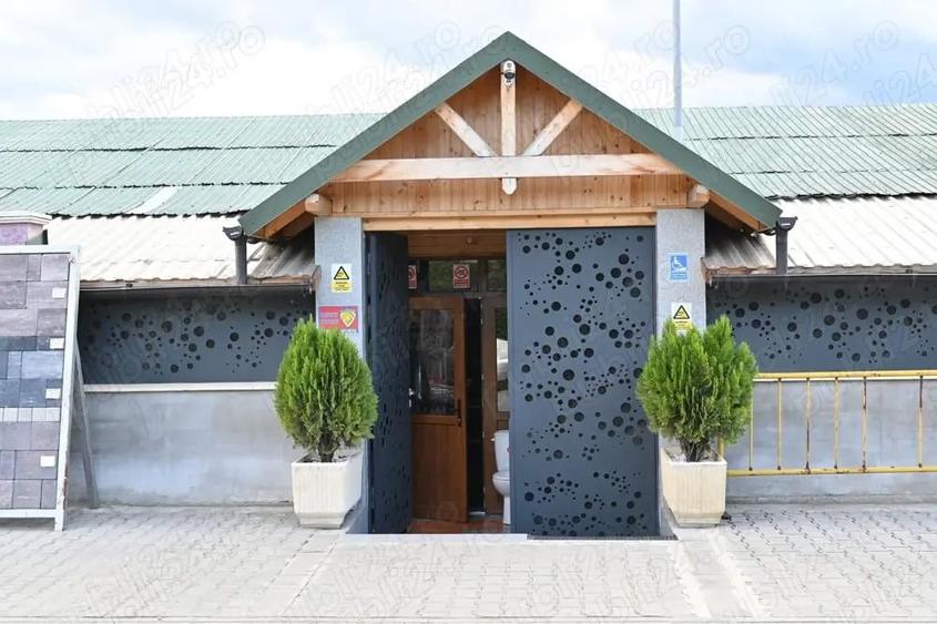 Spatiu comercial si teren - 2