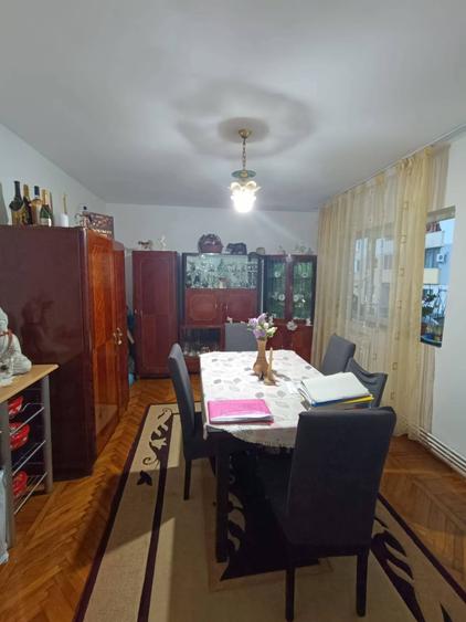 Apartament 3 camere, de vanzare, decomandat, Mana?tur,, str. Brate?, 64mp - 2