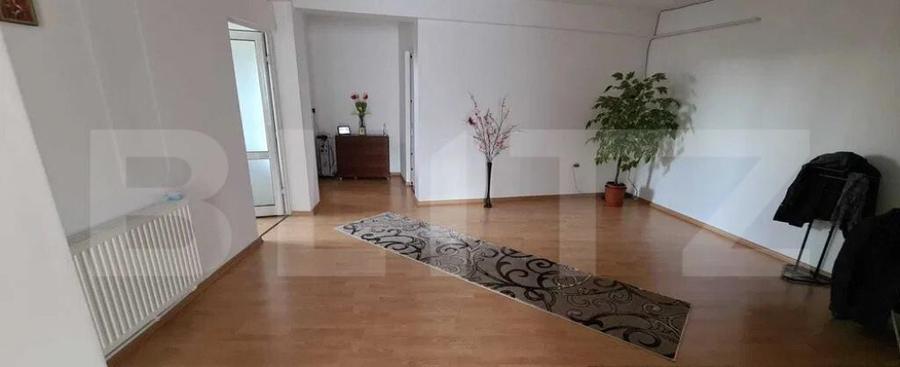 Apartament de vanzare, cu 4 camere, 120 mp, etaj intermediar - 2